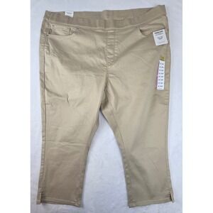 Signature by Levi Strauss Gold Label NWT Shaping Pull-On Capri Tan Womens 24